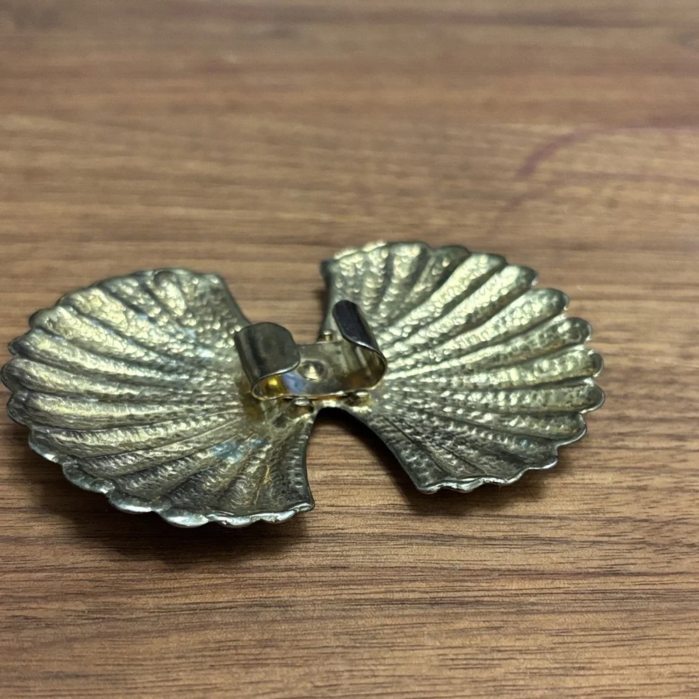 Vintage Gold tone Shell Design Belt Buckle